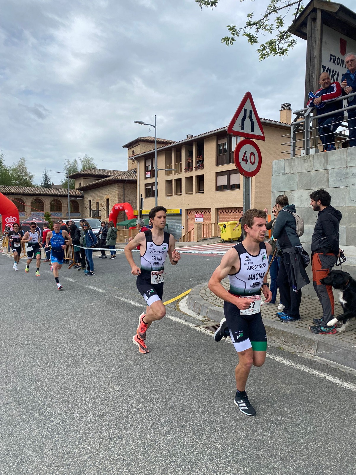 Xabi Mac&iacute;as y Nuria Rodr&iacute;guez reinan en Aoiz